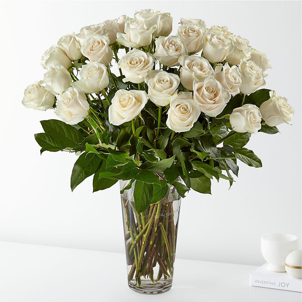 Long Stem White Rose Bouquet – PETERSEN & TIETZ FLORISTS & GREENHOUSES, Waterloo IA