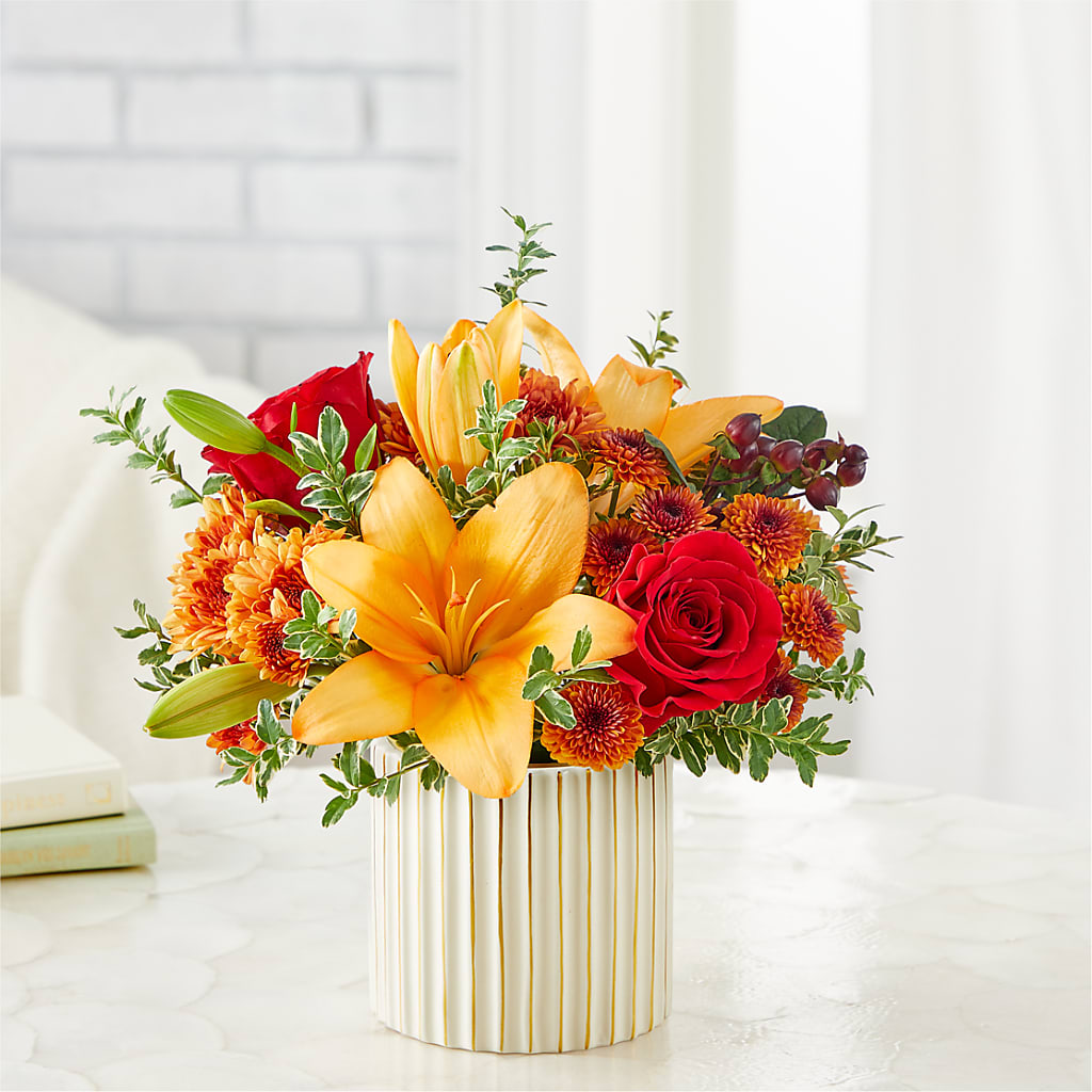 Scarlet Skies Bouquet – PETERSEN & TIETZ FLORISTS & GREENHOUSES, Waterloo IA