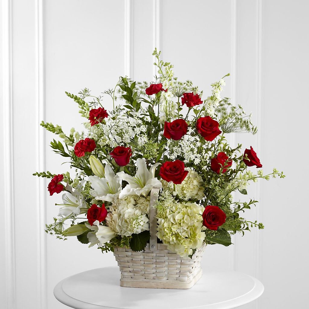 In Loving Memory Arrangement – PETERSEN & TIETZ FLORISTS & GREENHOUSES, Waterloo IA
