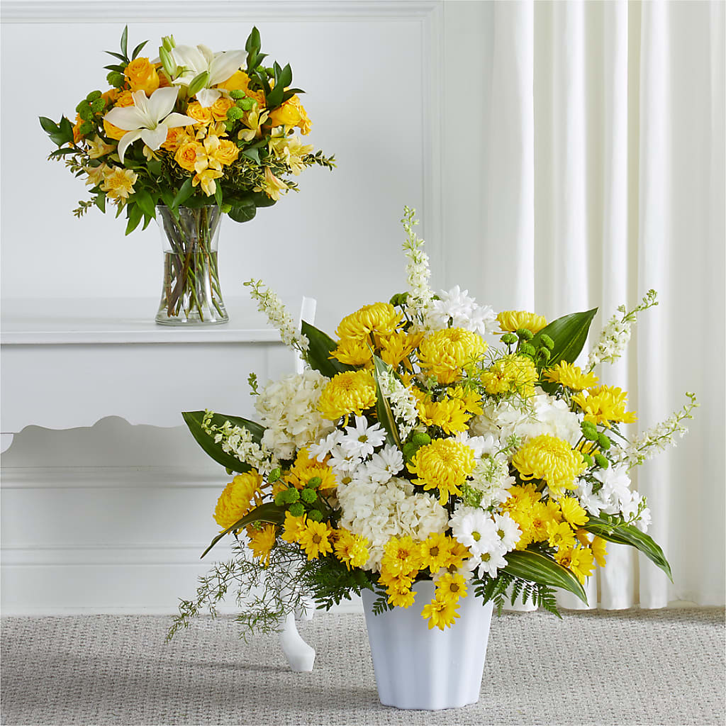 Warm Remembrance Bundles – PETERSEN & TIETZ FLORISTS & GREENHOUSES, Waterloo IA