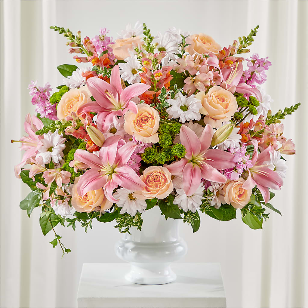 Heartfelt Gesture Urn Arrangement – PETERSEN & TIETZ FLORISTS & GREENHOUSES, Waterloo IA