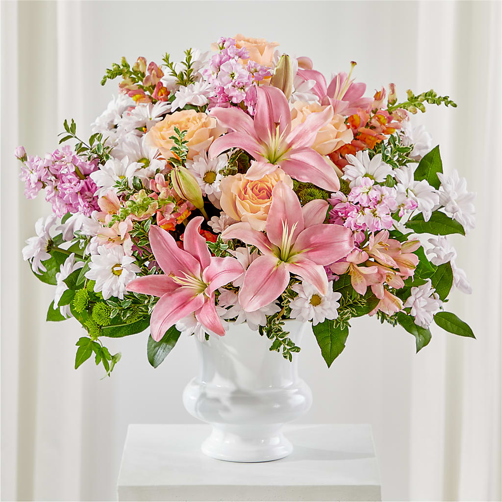 Heartfelt Gesture Urn Arrangement – PETERSEN & TIETZ FLORISTS & GREENHOUSES, Waterloo IA