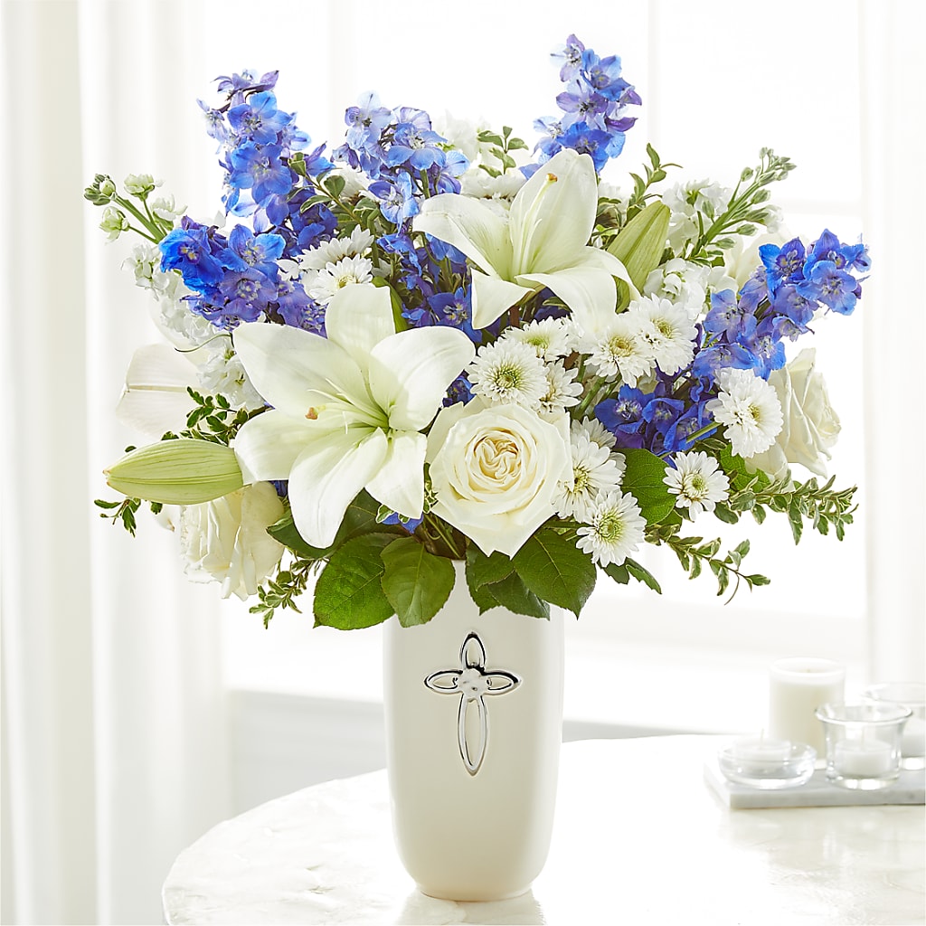 Heavenly Blossoms Bouquet – PETERSEN & TIETZ FLORISTS & GREENHOUSES, Waterloo IA