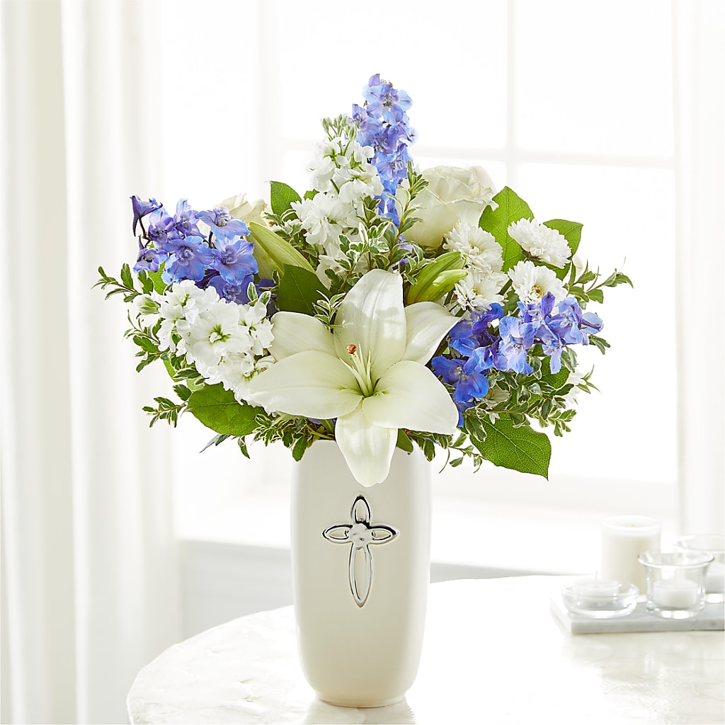 Heavenly Blossoms Bouquet – PETERSEN & TIETZ FLORISTS & GREENHOUSES, Waterloo IA