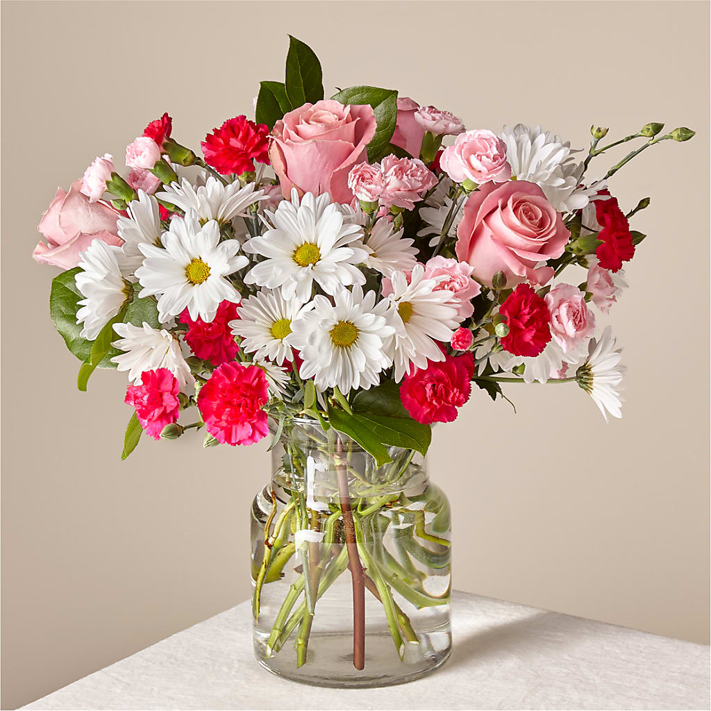 Sweet Surprises® Bouquet – PETERSEN & TIETZ FLORISTS & GREENHOUSES, Waterloo IA