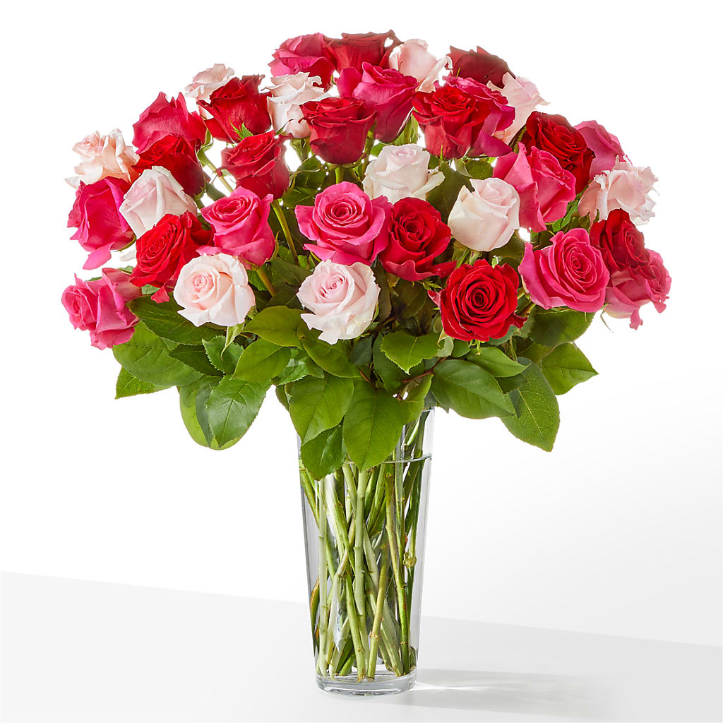 Charming Rose Bouquet – PETERSEN & TIETZ FLORISTS & GREENHOUSES, Waterloo IA