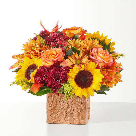 The Outdoors Bouquet – PETERSEN & TIETZ FLORISTS & GREENHOUSES, Waterloo IA