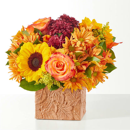 The Outdoors Bouquet – PETERSEN & TIETZ FLORISTS & GREENHOUSES, Waterloo IA