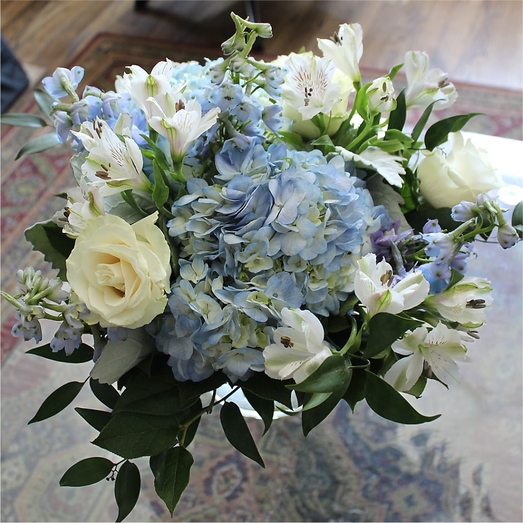 Clear Skies Bouquet – PETERSEN & TIETZ FLORISTS & GREENHOUSES, Waterloo IA