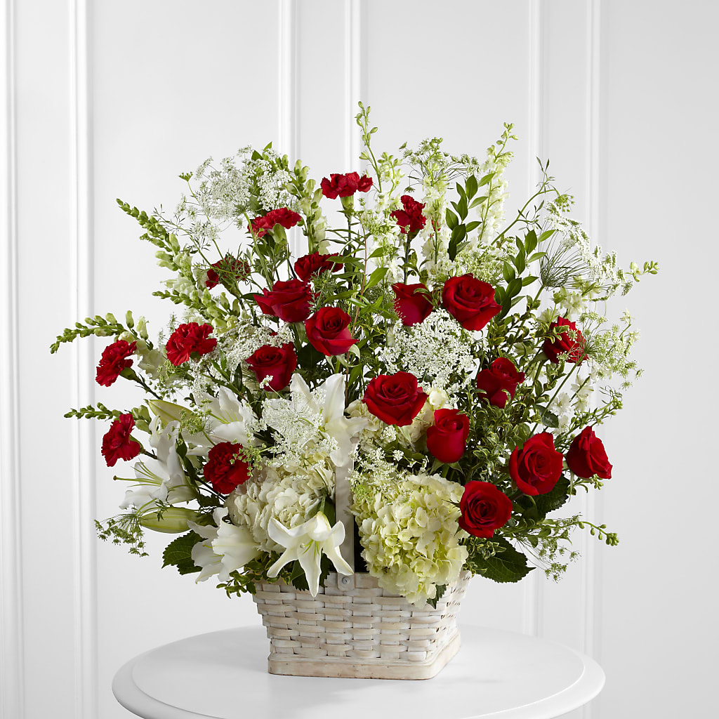 In Loving Memory Arrangement – PETERSEN & TIETZ FLORISTS & GREENHOUSES, Waterloo IA