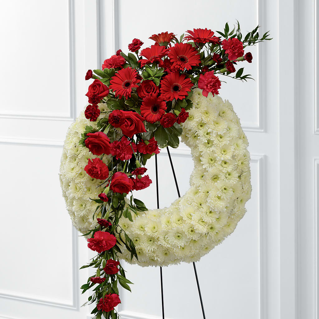 Graceful Tribute Wreath – PETERSEN & TIETZ FLORISTS & GREENHOUSES, Waterloo IA
