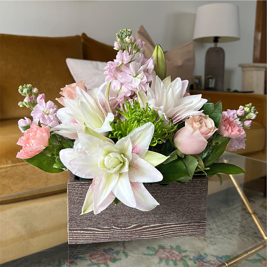 Beautiful Spirit Basket – PETERSEN & TIETZ FLORISTS & GREENHOUSES, Waterloo IA