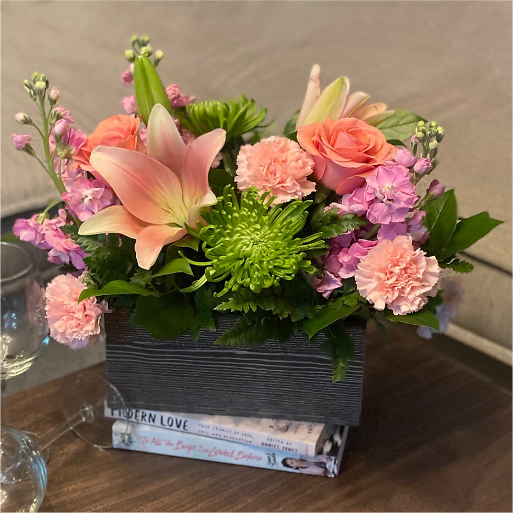 Beautiful Spirit Basket – PETERSEN & TIETZ FLORISTS & GREENHOUSES, Waterloo IA