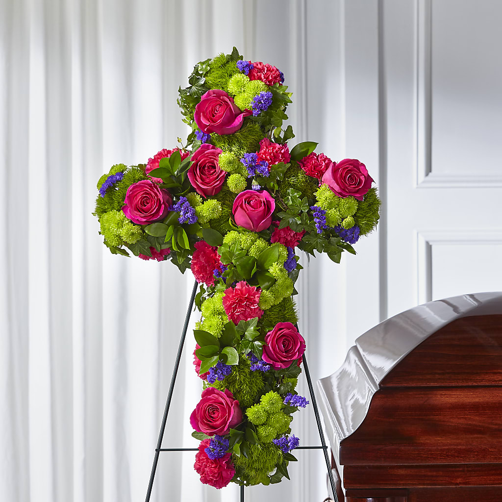 Tribute Rose Floral Cross – PETERSEN & TIETZ FLORISTS & GREENHOUSES, Waterloo IA