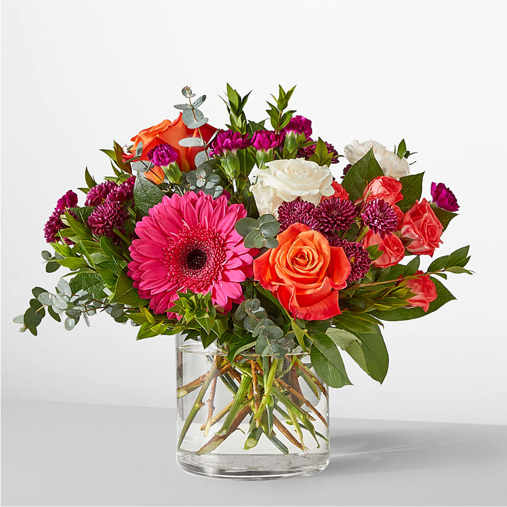 Smell the Roses Bouquet – PETERSEN & TIETZ FLORISTS & GREENHOUSES, Waterloo IA