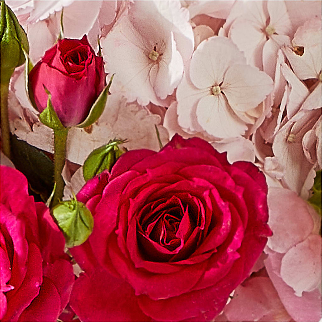 Glitz & Glam Bouquet – PETERSEN & TIETZ FLORISTS & GREENHOUSES, Waterloo IA